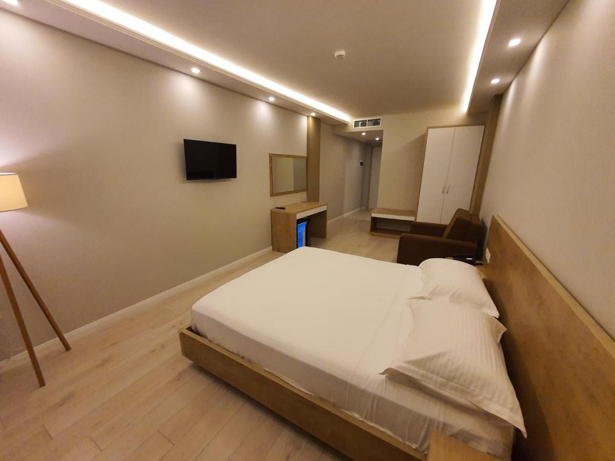 Amber Hotel Albania Spille Exterior foto