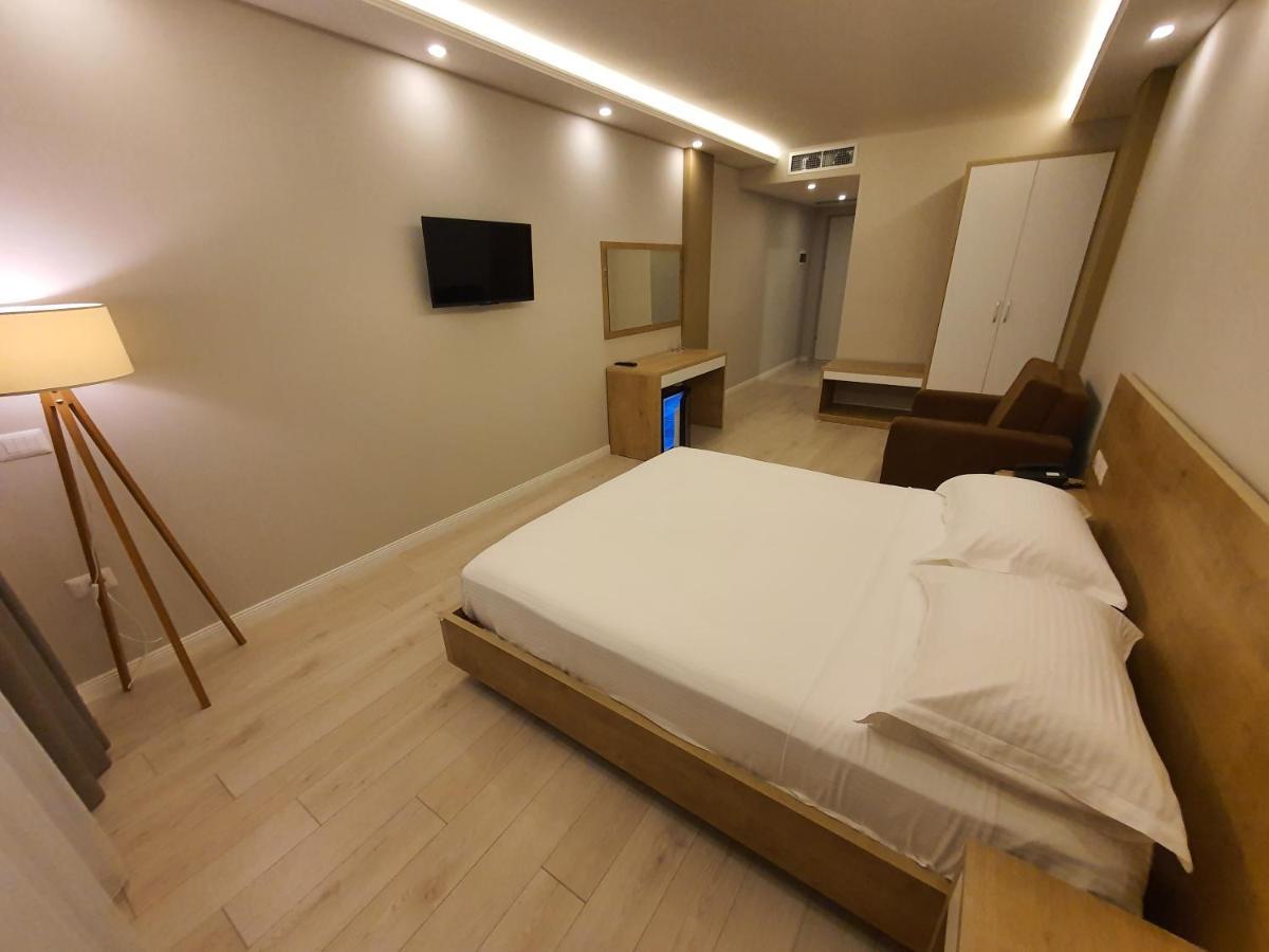 Amber Hotel Albania Spille Exterior foto