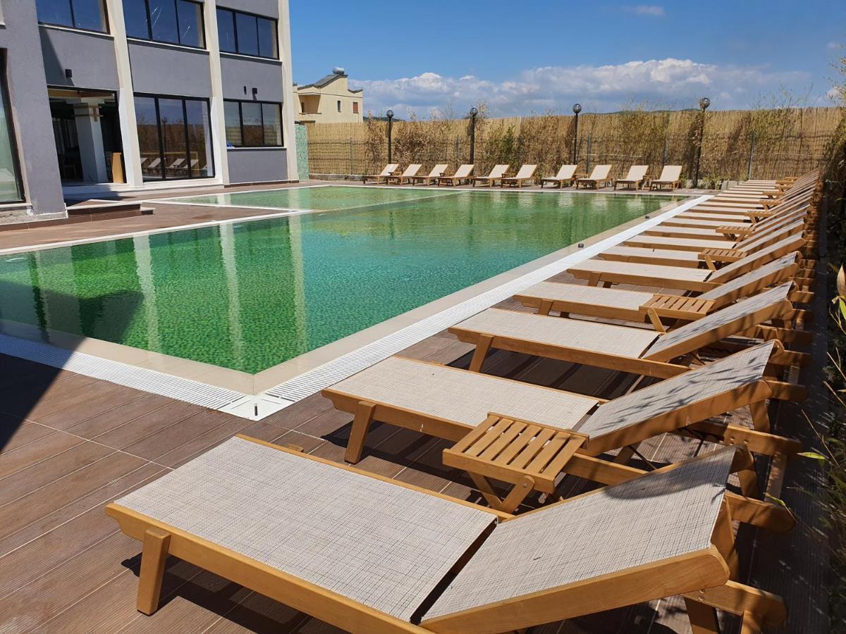 Amber Hotel Albania Spille Exterior foto