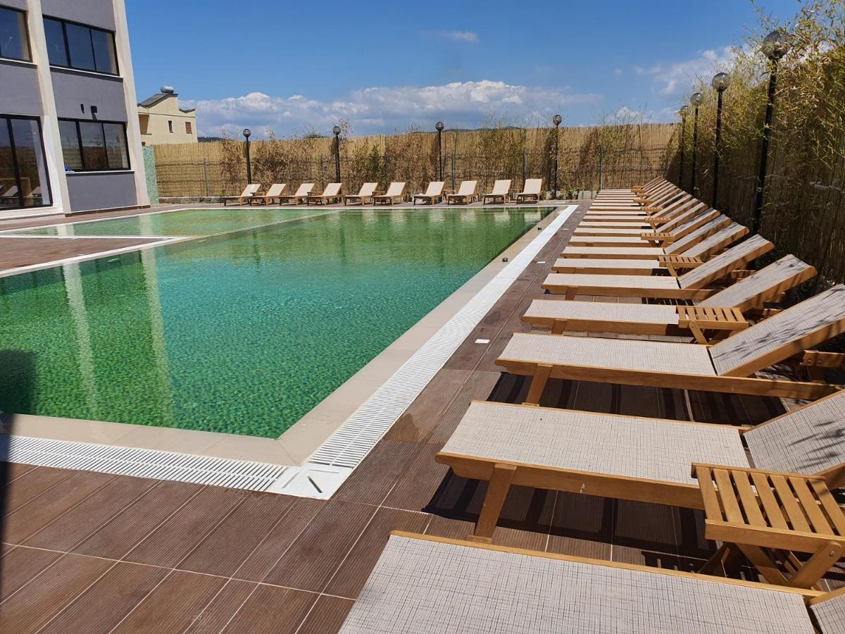 Amber Hotel Albania Spille Exterior foto