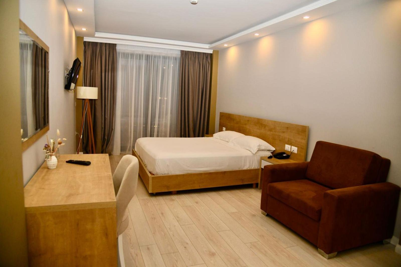 Amber Hotel Albania Spille Exterior foto