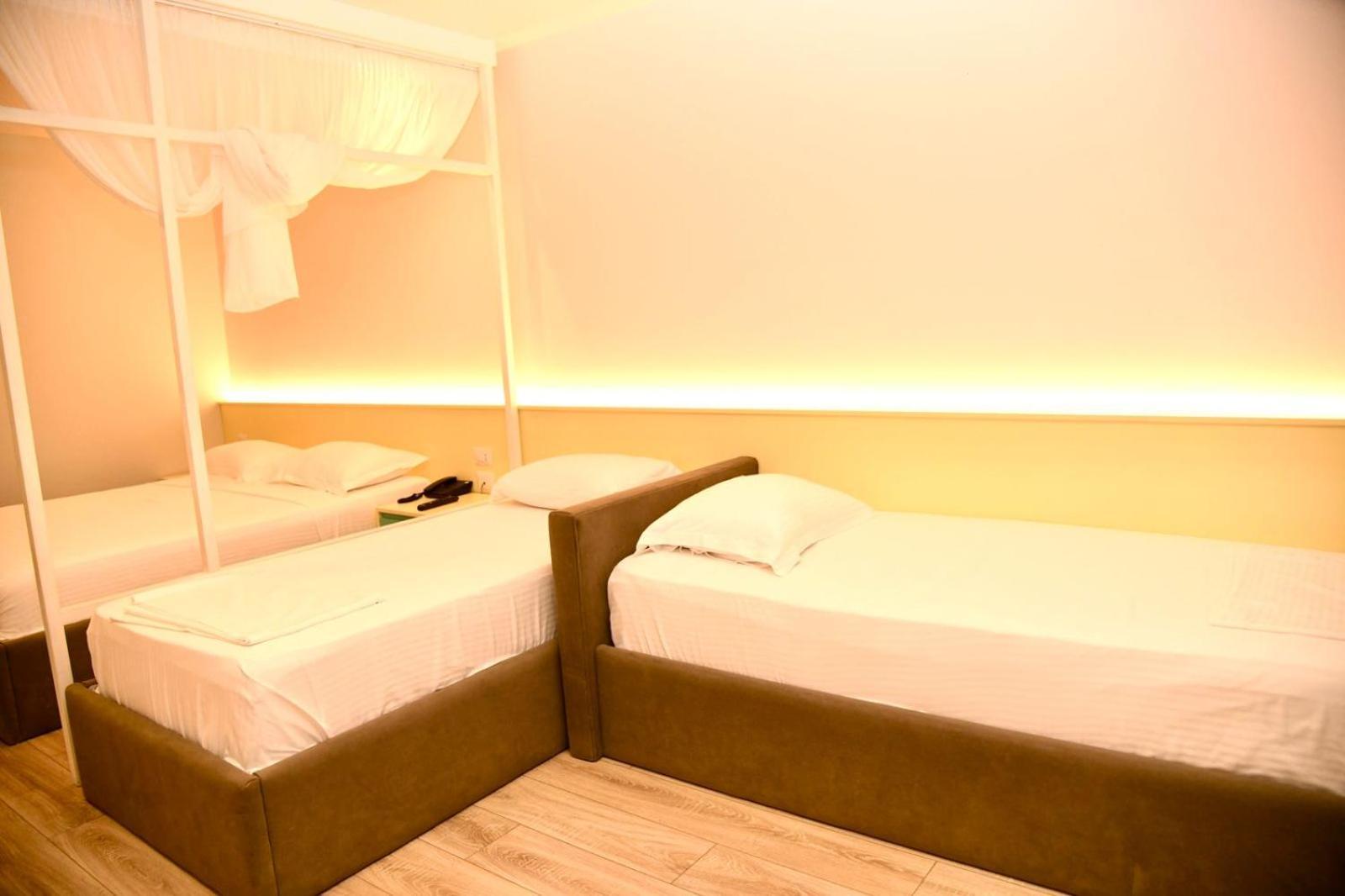 Amber Hotel Albania Spille Exterior foto