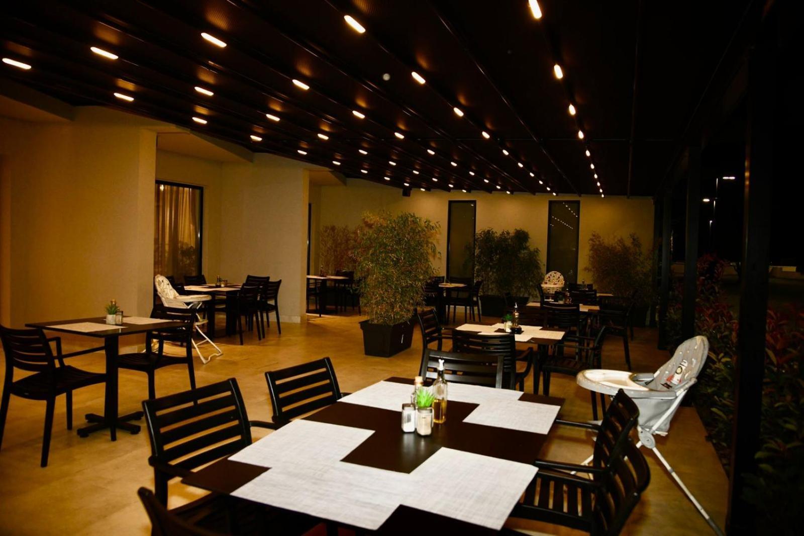 Amber Hotel Albania Spille Exterior foto